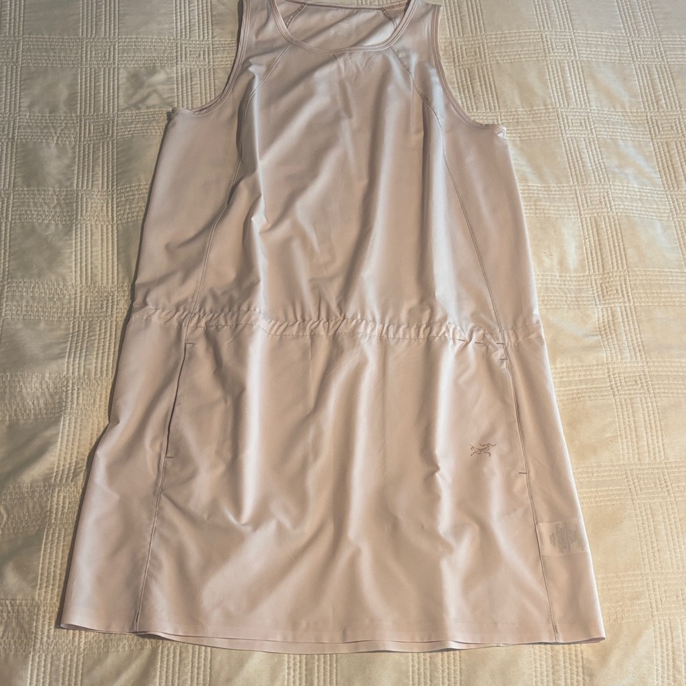 Arc'teryx Women's Beige Dress